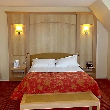 Hotel La Metairie 3*