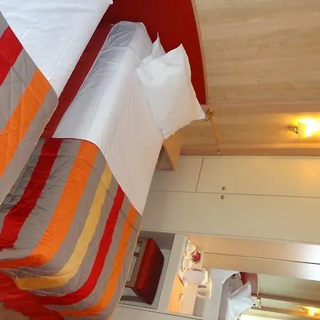 贝斯特韦斯特梅泰里酒店 3*